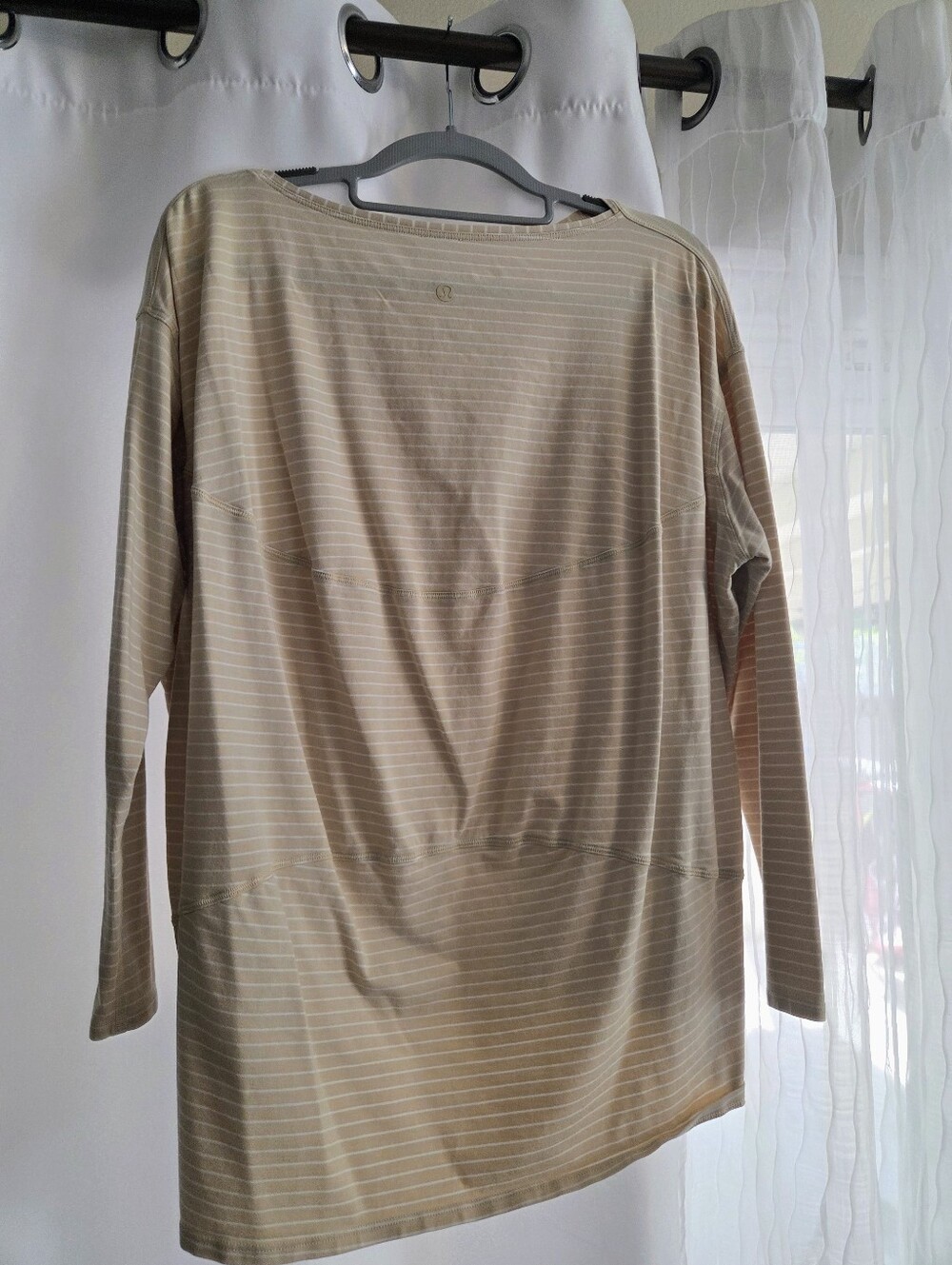 Lululemon Back In Action Size 10 - Picture 2 of 2